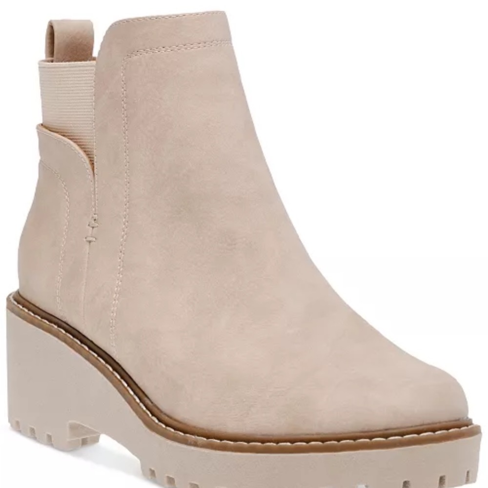 DV Dolce Vita Rielle Booties